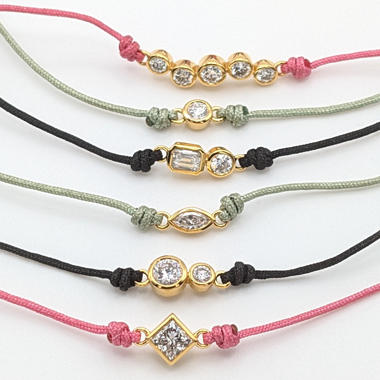Cord Armbänder mit lab-grown Diamanten in verschiedenen Farben.